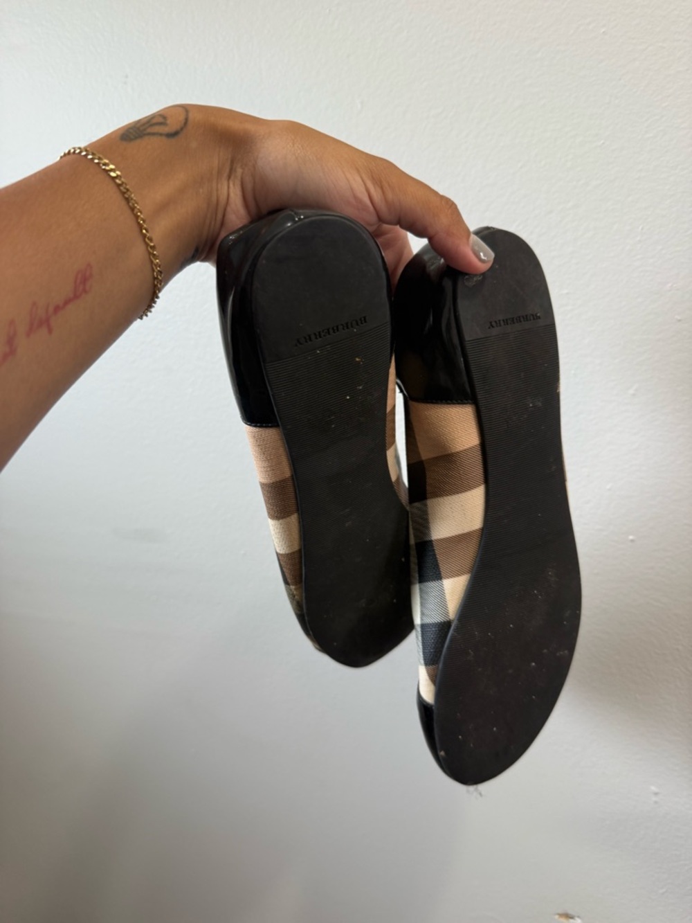 Classic Burberry Black Plaid Ballet Flats - Picture 4 of 6